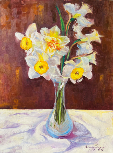Vase with daffodils